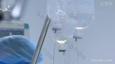 手术室里有一个特写瓶，里面有线和针，叫做滴药计数器，心率模糊